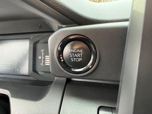 Used 2024 Toyota Tacoma SR image 22