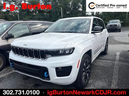 Used 2023 Jeep Grand Cherokee Overland w/ Luxury Tech Group IV AWD/4WD image 2