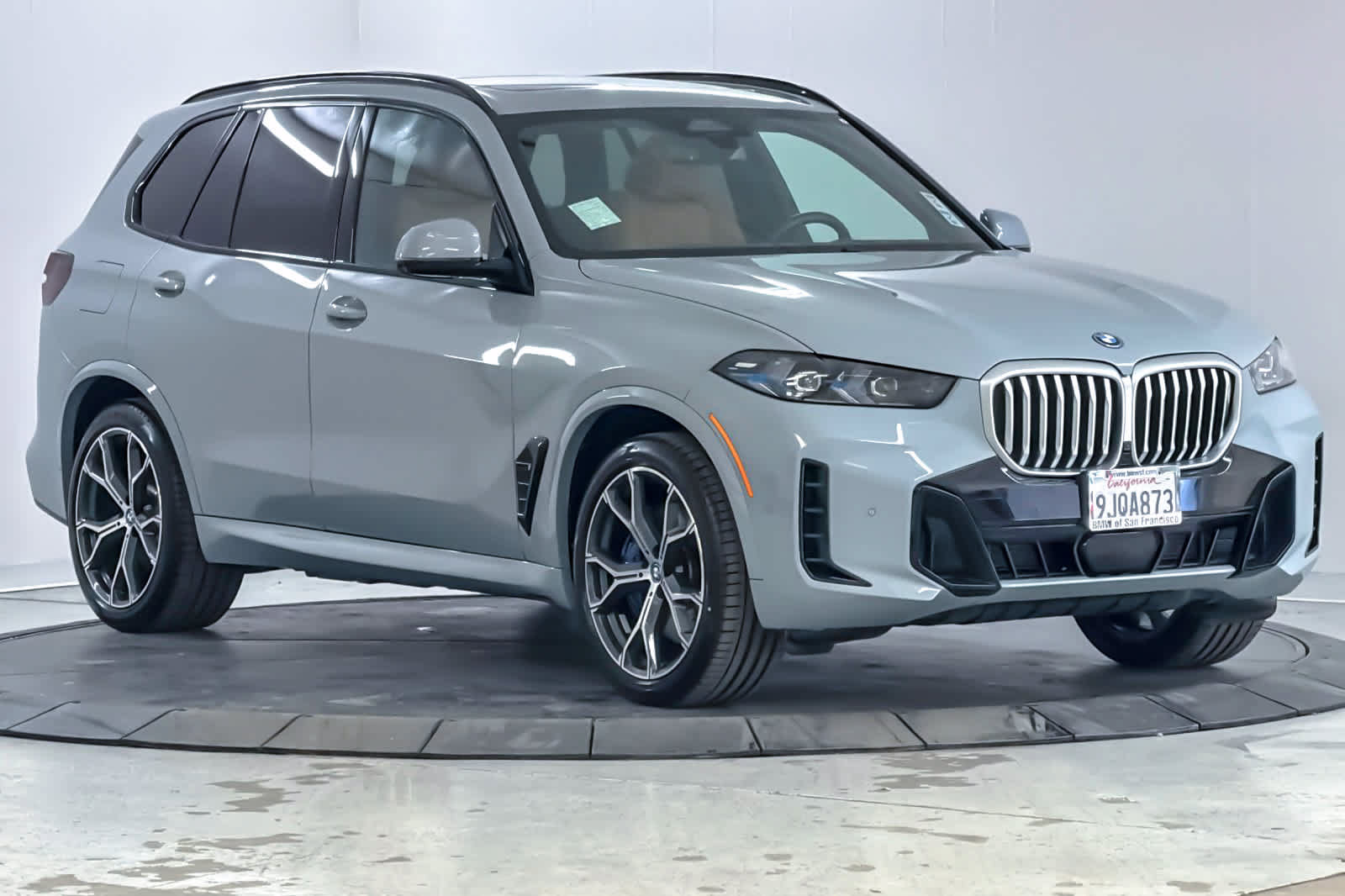 Used 2024 BMW X5 xDrive50e w/ M Sport Package AWD/4WD image 9