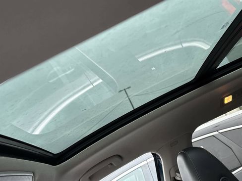 Used 2018 Volkswagen Atlas SEL Premium image 14