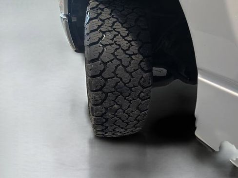 Used 2013 Ford F150 XLT w/ Luxury Equipment Group image 16