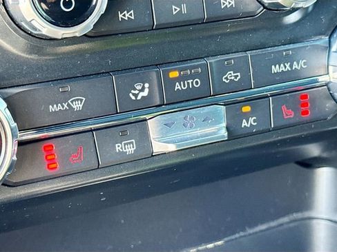 Certified 2022 Ford F150 XLT w/ Equipment Group 302A High image 20