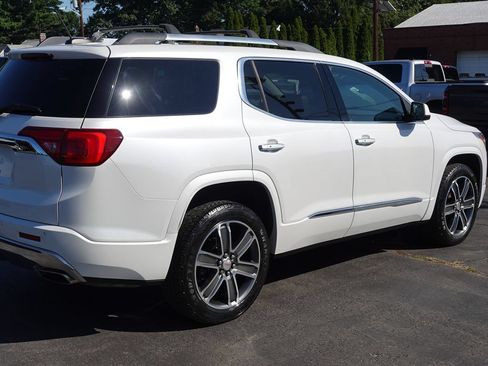 Used 2019 GMC Acadia Denali w/ Technology Package FWD image 11