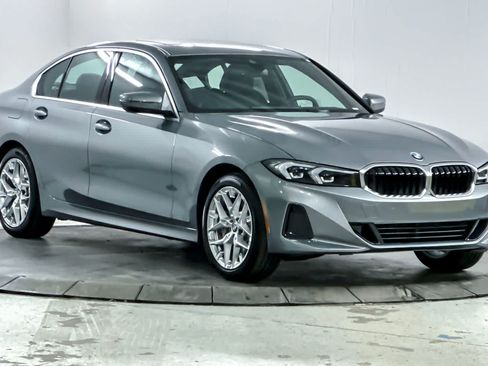 Used 2026 BMW 330i Sedan w/ Convenience Package RWD image 9
