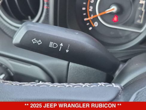 Used 2025 Jeep Wrangler Unlimited Rubicon AWD/4WD image 25