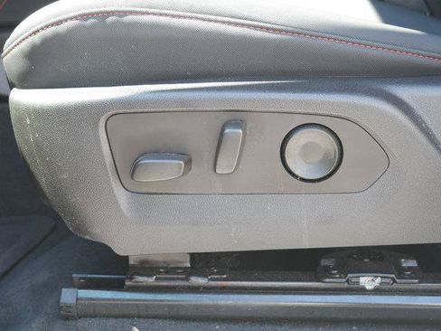 Used 2023 Chevrolet Colorado Z71 w/ Z71 Convenience Package 2 AWD/4WD image 16