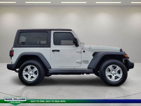 Used 2019 Jeep Wrangler Sport AWD/4WD image 2