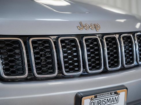Used 2019 Jeep Grand Cherokee Limited w/ Luxury Group II RWD image 14