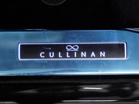 New 2026 Rolls-Royce Cullinan Black Badge image 29