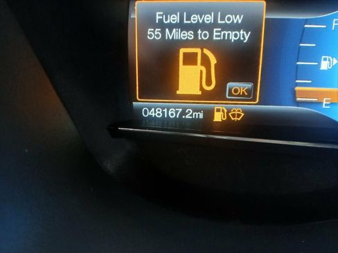Used 2018 Ford Explorer XLT w/ Equipment Group 202A FWD image 13
