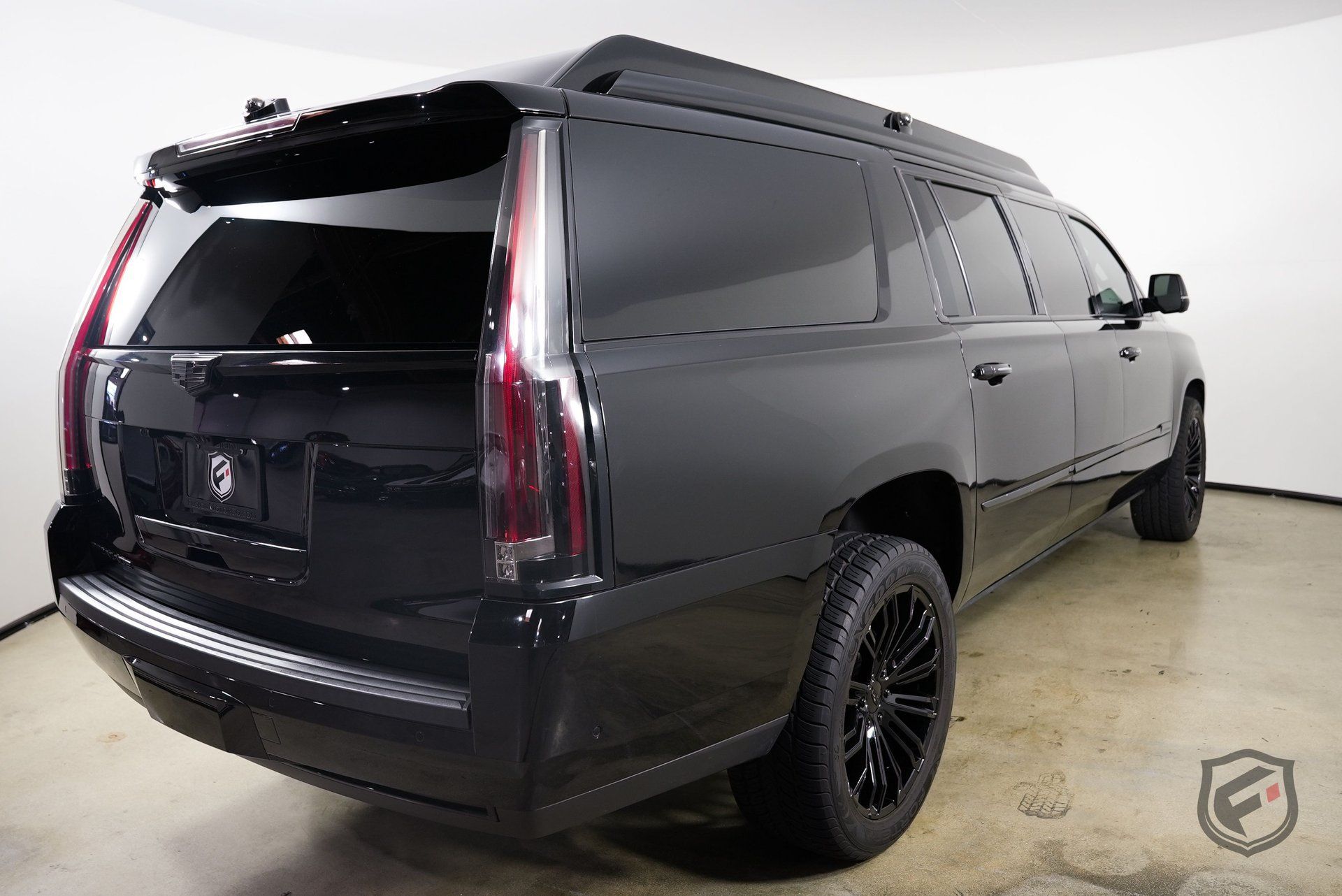 Used 2018 Cadillac Escalade ESV Platinum AWD/4WD image 9