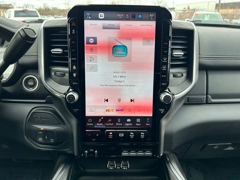 New 2025 RAM 2500 Laramie AWD/4WD image 22