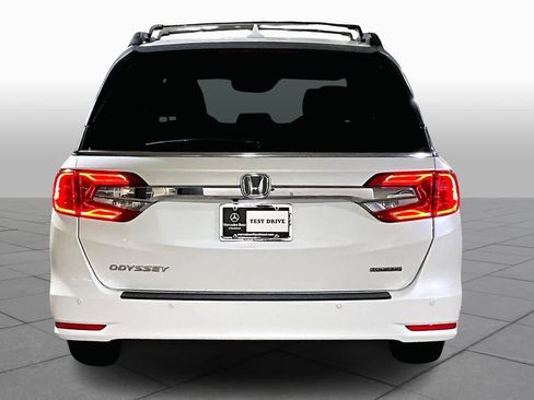 Used 2018 Honda Odyssey Touring image 5