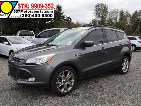 Used 2014 Ford Escape SE w/ Equipment Group 201A FWD image 2