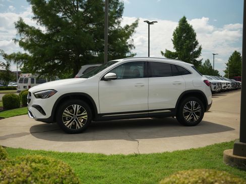 New 2026 Mercedes-Benz GLA 250 4MATIC image 4
