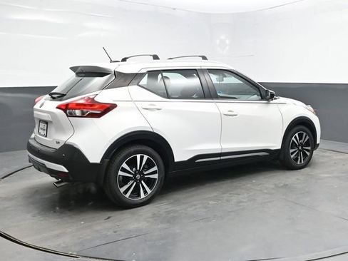 Used 2020 Nissan Kicks SR w/ Exterior Package image 7
