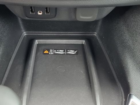 Used 2023 Chevrolet Traverse LT FWD image 20