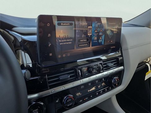 New 2026 Nissan Pathfinder SL image 12