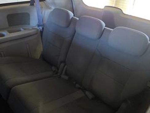 Used 2008 Chrysler Town & Country LX image 23