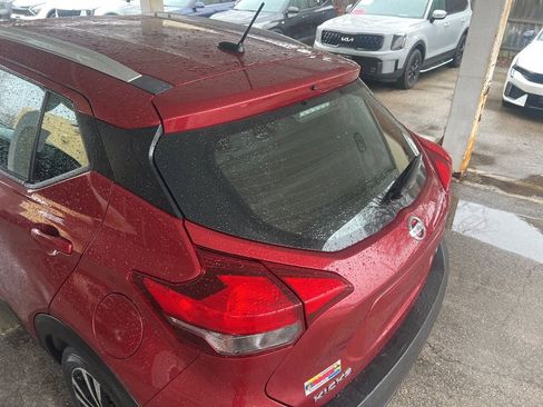 Used 2018 Nissan Kicks SV image 34