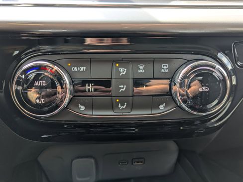 New 2026 Chevrolet Trax LT w/ LT Convenience Package image 11