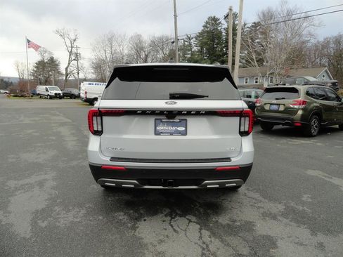 New 2026 Ford Explorer Active w/ Active Comfort Package AWD/4WD image 6