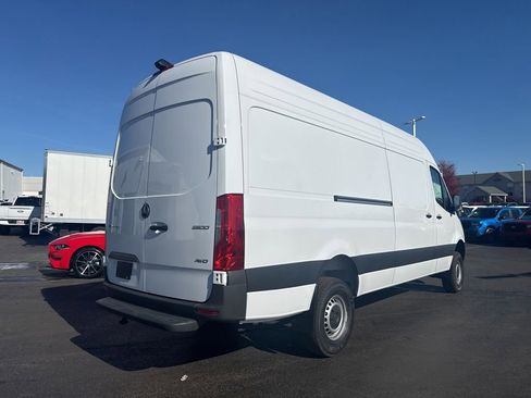 Used 2025 Mercedes-Benz Sprinter 2500 image 7
