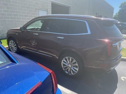 Used 2023 Cadillac XT6 Premium Luxury w/ Technology Package AWD/4WD image 4