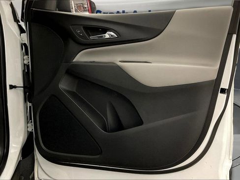 Used 2022 Chevrolet Equinox LS image 27