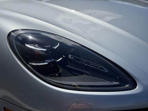 New 2026 Porsche Macan AWD/4WD image 11