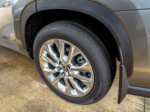 New 2026 Toyota Highlander Limited AWD/4WD image 6