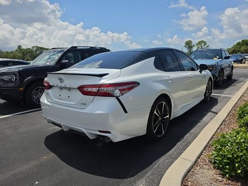 Used 2018 Toyota Camry XSE FWD image 15