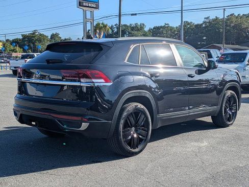 Used 2020 Volkswagen Atlas Cross Sport SE w/ Panoramic Sunroof Package FWD image 4