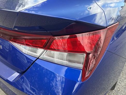 Used 2023 Hyundai Elantra SEL w/ Convenience Package FWD image 29