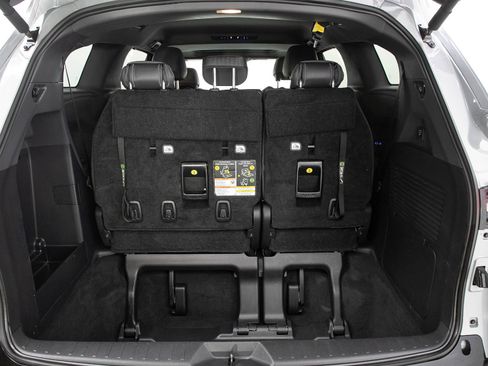 Used 2024 Toyota Sienna XSE w/ XSE Plus Package AWD/4WD image 9
