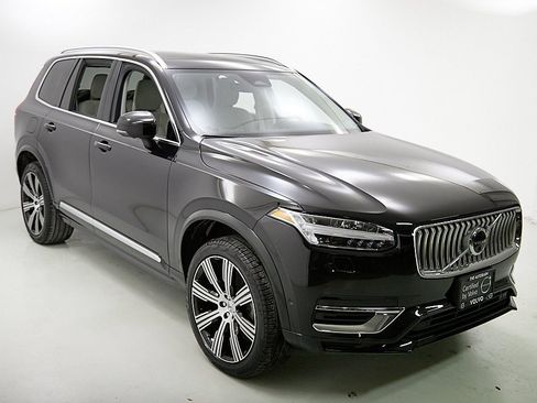 Certified 2023 Volvo XC90 T8 Plus image 4