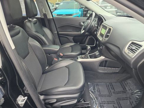 Used 2019 Jeep Compass Latitude w/ Popular Equipment Group image 6