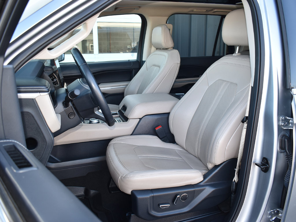 Used 2023 Ford Expedition Limited AWD/4WD image 5