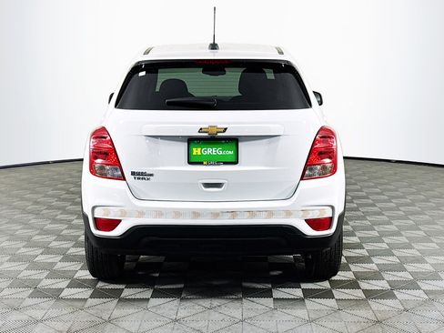 Used 2021 Chevrolet Trax LS w/ Tint and Cruise Package FWD image 8