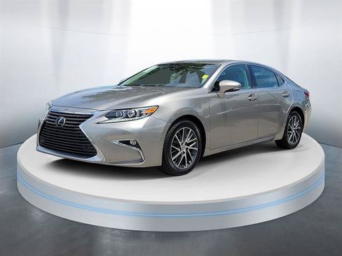Used 2016 Lexus ES 350 w/ Luxury Package w/Wood Trim FWD image 17