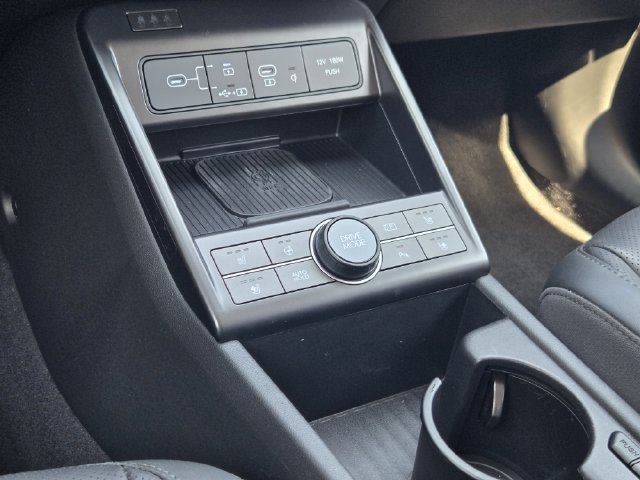 Certified 2024 Hyundai Kona Limited FWD image 13