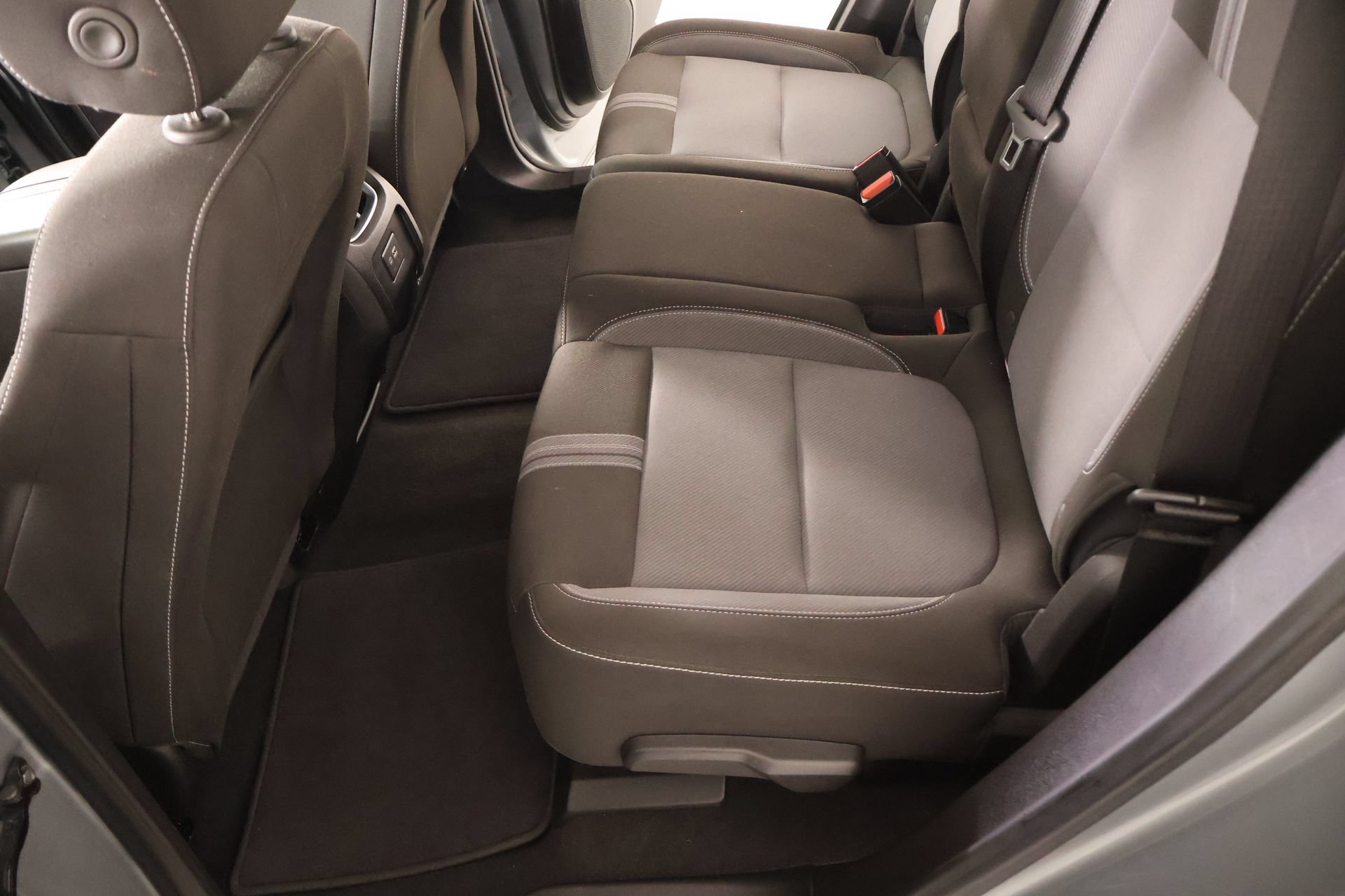Used 2025 Chevrolet Blazer LT FWD image 12