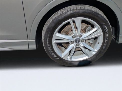 Used 2020 Audi Q3 2.0T Premium Plus w/ Premium Plus Package image 10