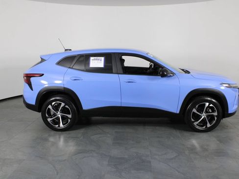 Used 2024 Chevrolet Trax RS w/ Driver Confidence Package FWD image 11