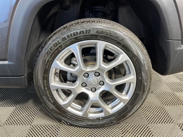 Used 2023 Jeep Compass Latitude AWD/4WD image 10