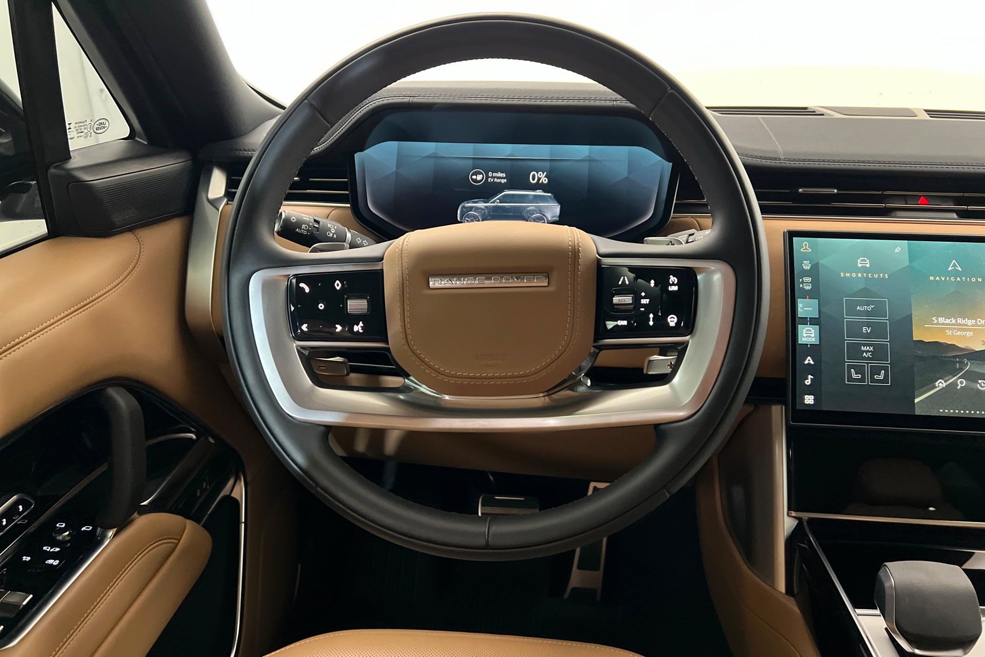 Used 2026 Land Rover Range Rover SE AWD/4WD image 13