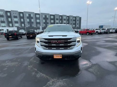 Used 2022 GMC Sierra 1500 SLE image 3
