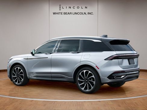 Used 2025 Lincoln Nautilus Black Label image 7