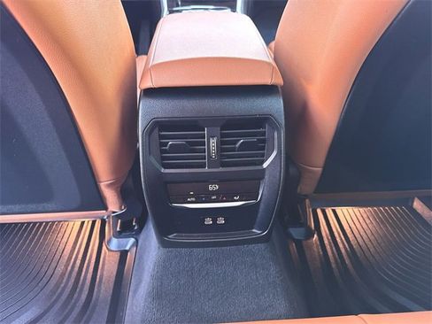 Used 2024 BMW 330i xDrive Sedan w/ Premium Package image 22