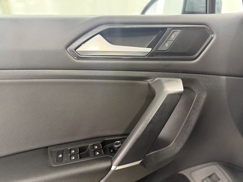 Used 2018 Volkswagen Tiguan SEL image 14